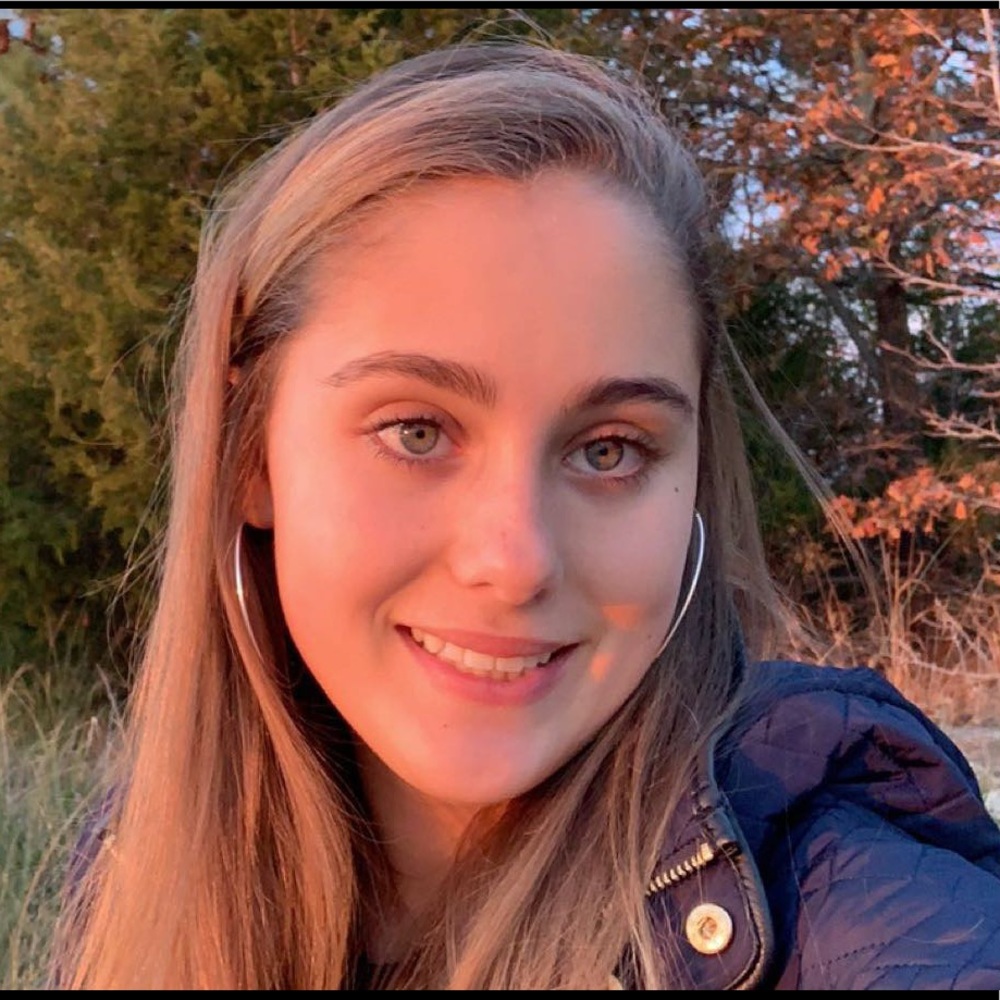 Meet your Posher, Alexis